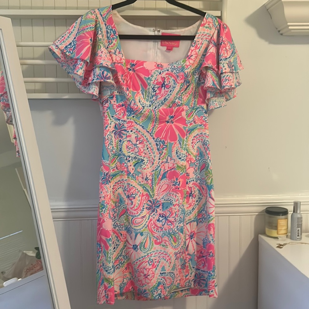 NEW LILY PULITZER DRESD WITH RUFFLE SLEEVES